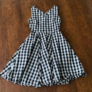 Checkered dress with pockets